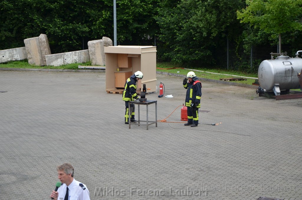 Tag der Offenen Tuer BF Koeln Weidenpesch Scheibenstr P169.JPG